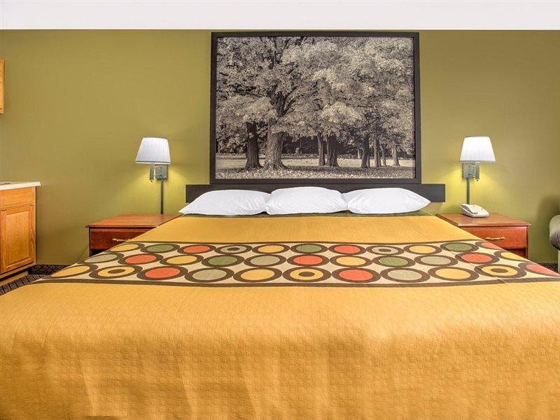 Super 8 By Wyndham Galva Hotel Luaran gambar
